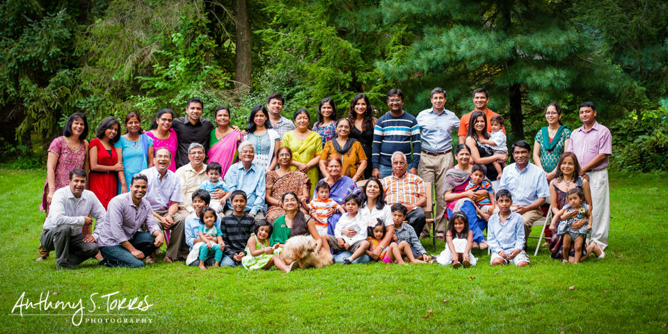 Family reunion portrait session, 45 people