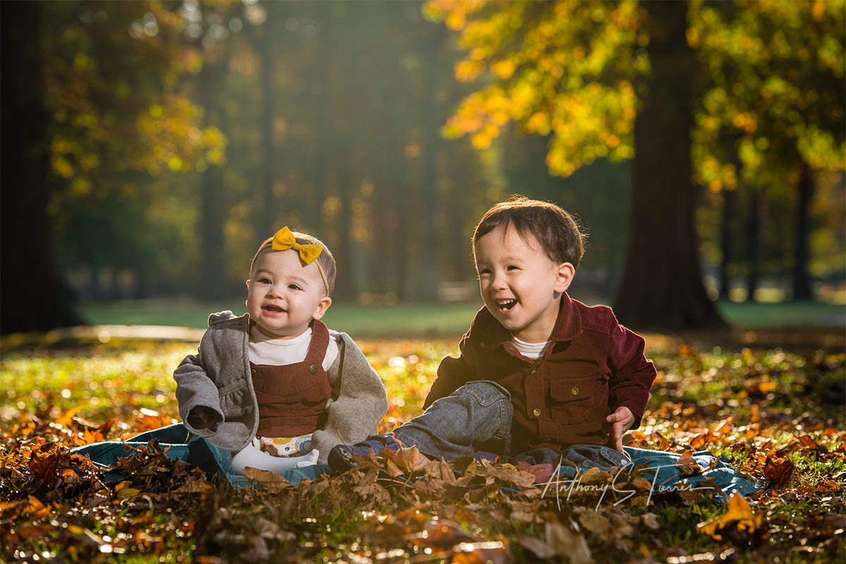 Wilks family outdoor portrait, Nomahegan Park